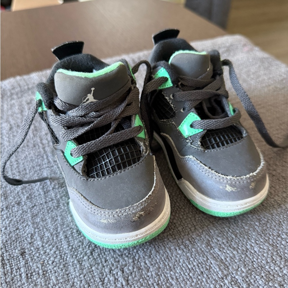 Jordan Kids Sneakers in Gray and Green